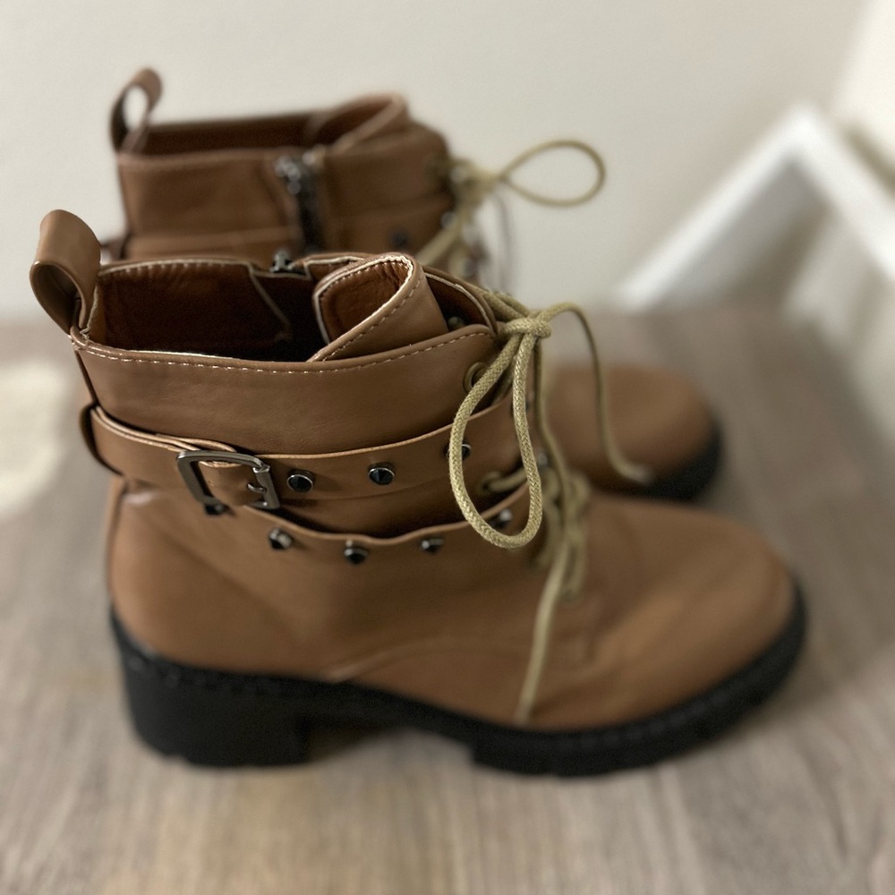 Stylish Tan Ankle Boots